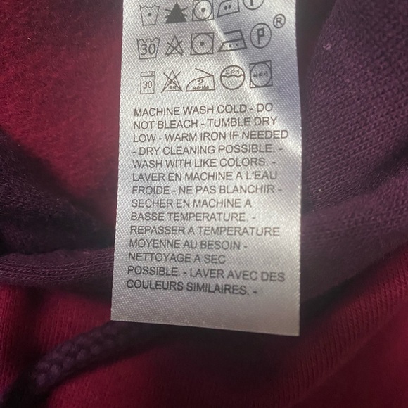 NWT Levi’s cropped burgundy & purple hoodie - Picture 3 of 3